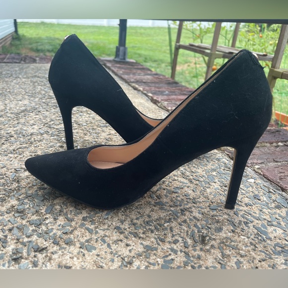 Black Velvet Catherine Malandrino Heels - Picture 6 of 10